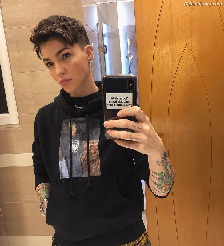 Ruby Rose photo 21 of 45