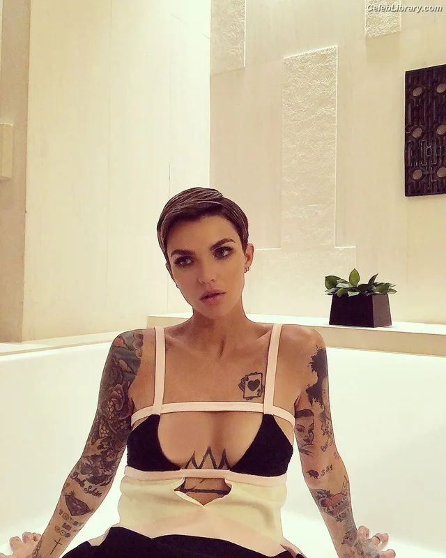 Ruby Rose photo 3 of 45