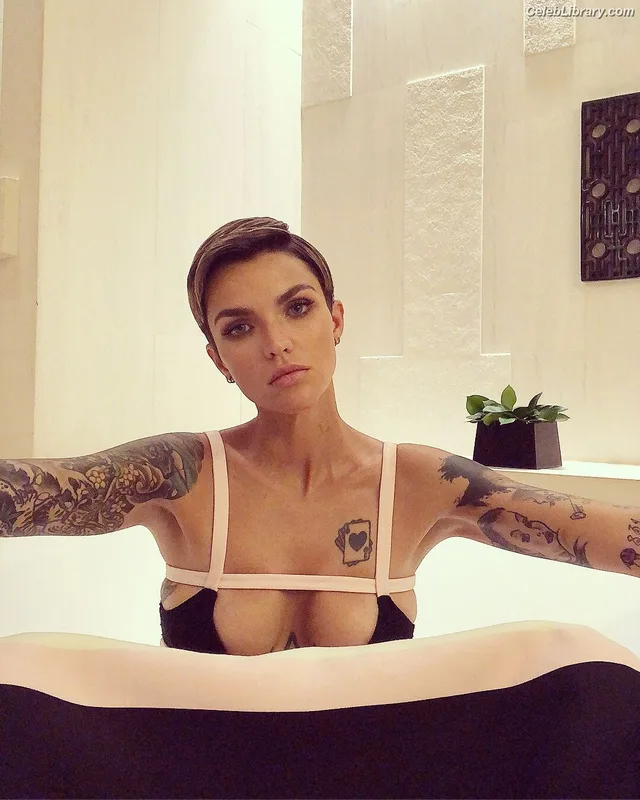 Ruby Rose photo 4 of 45