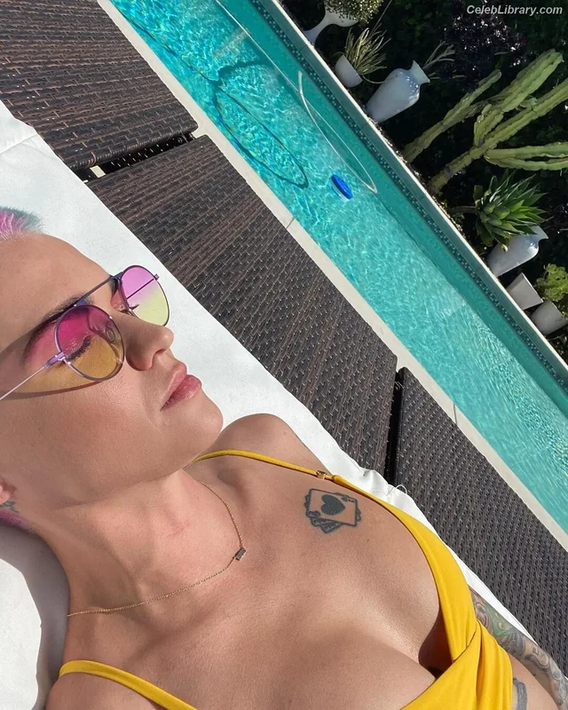 Ruby Rose photo 6 of 45