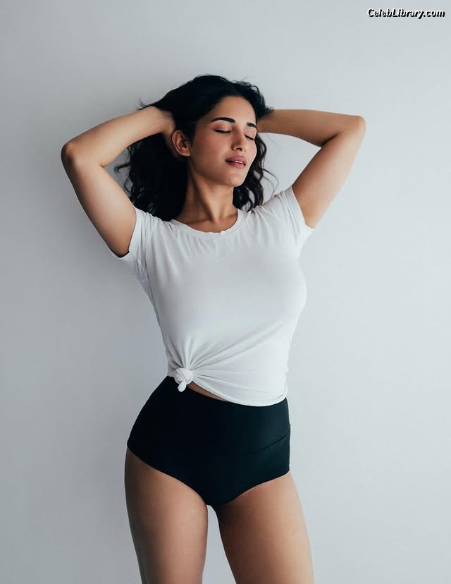 Ruhani Sharma photo 6 of 113
