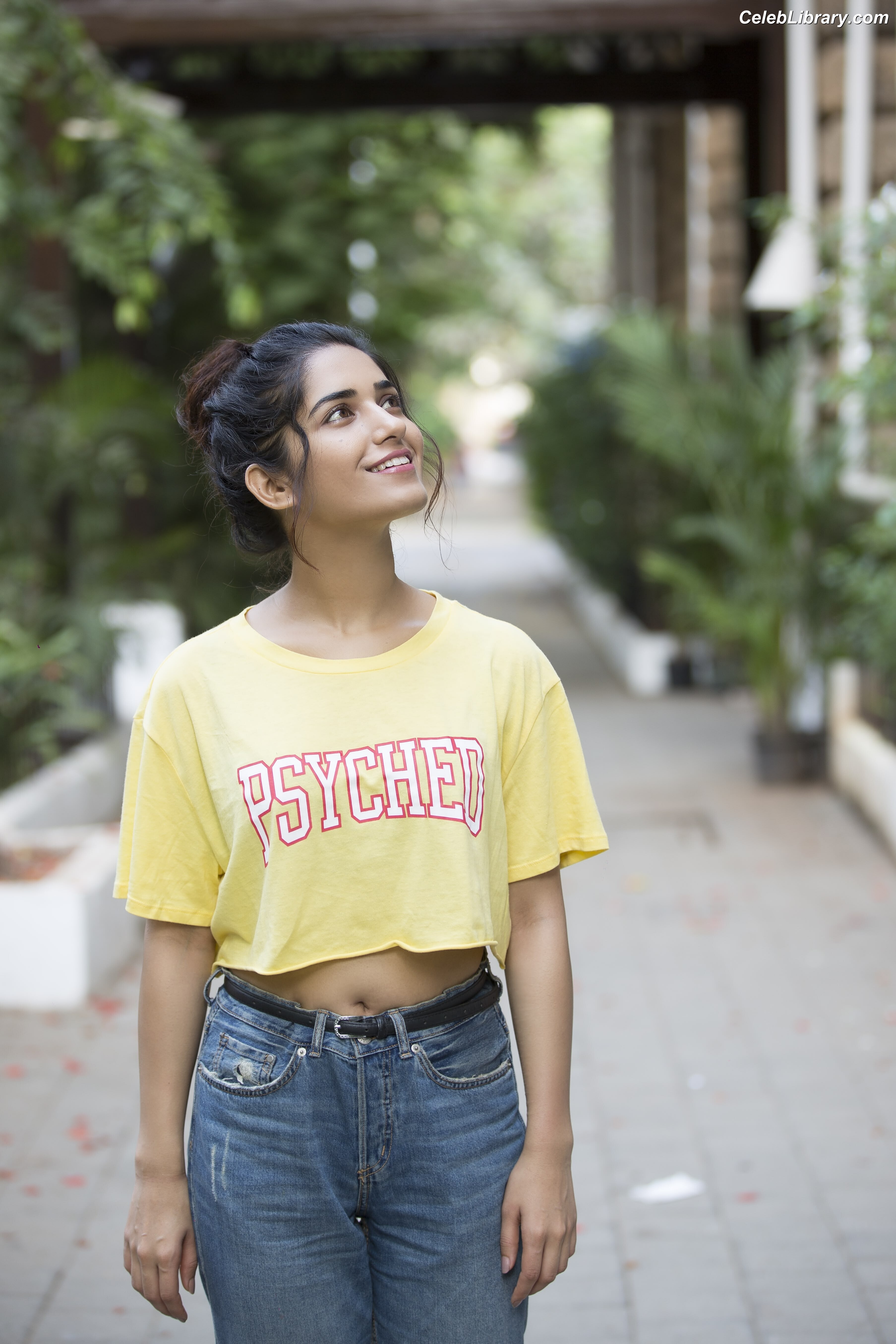 Ruhani Sharma photo 6 of 113