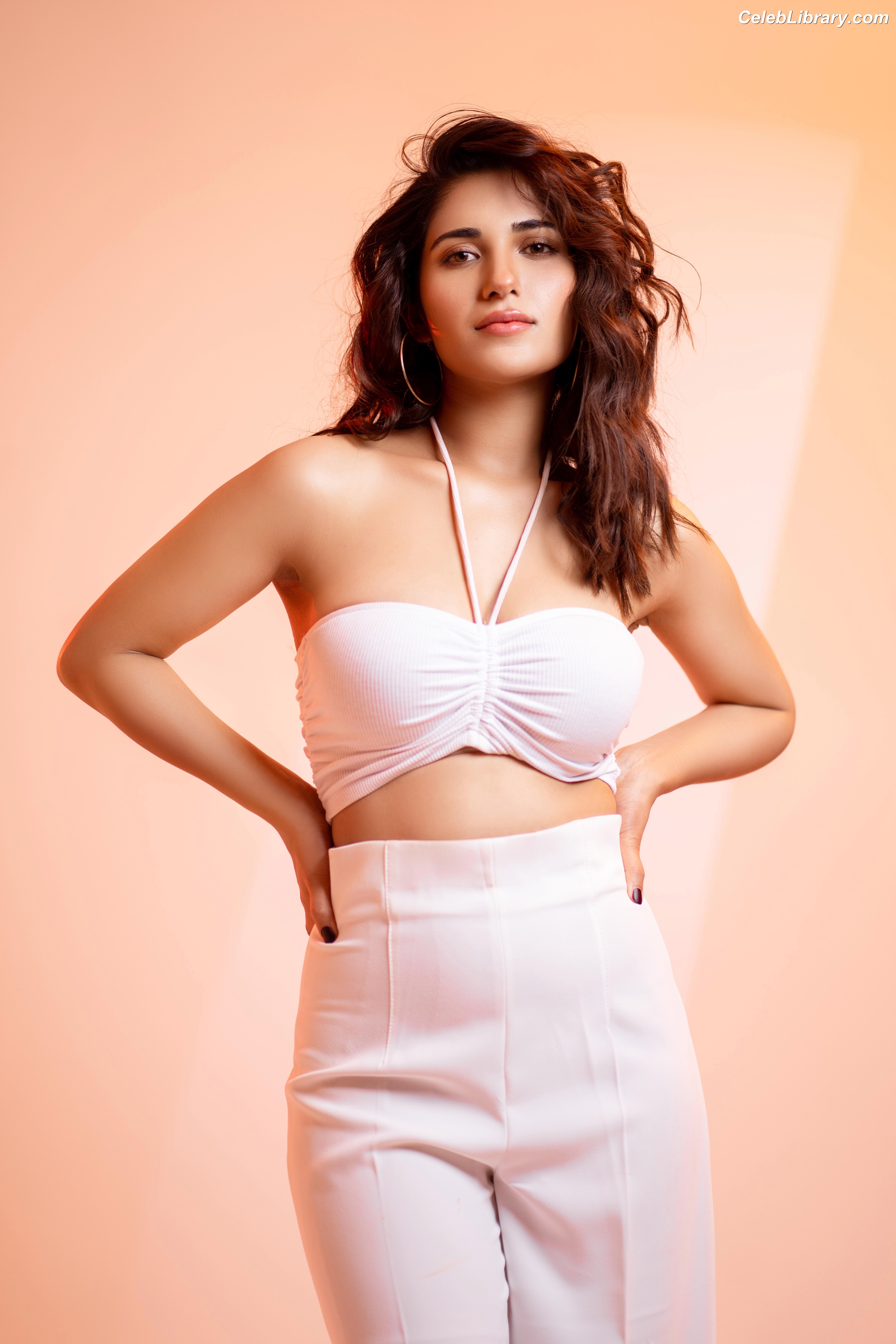 Ruhani Sharma photo 13 of 113