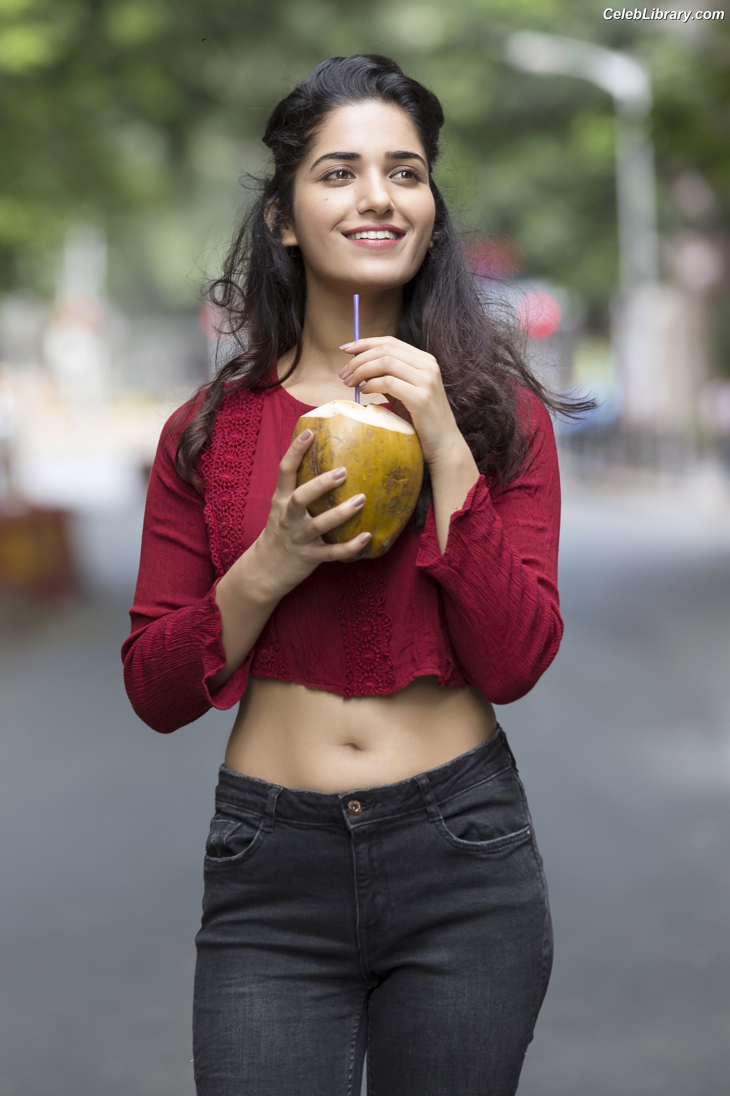 Ruhani Sharma photo 13 of 113