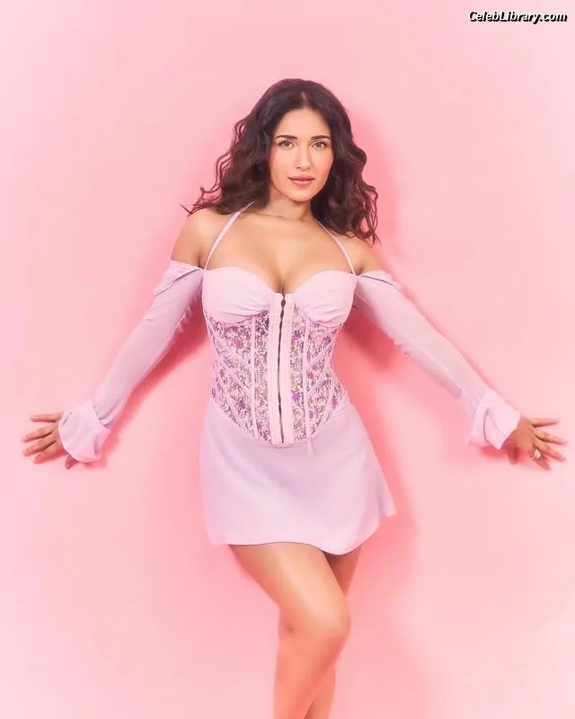 Ruhani Sharma photo 1 of 113