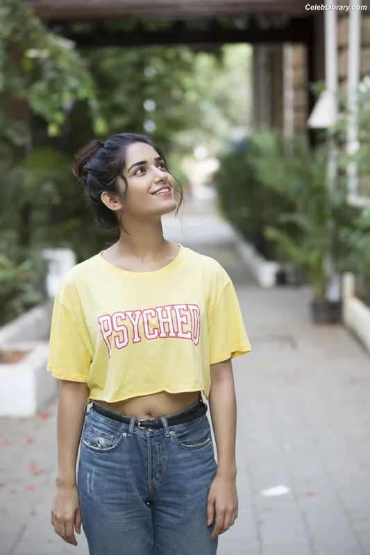 Ruhani Sharma photo 1 of 113