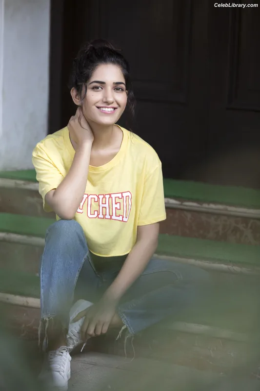 Ruhani Sharma photo 16 of 113