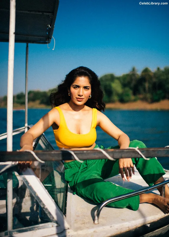Ruhani Sharma photo 6 of 113