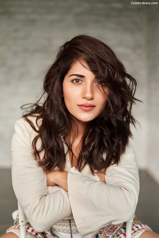Ruhani Sharma photo 7 of 113