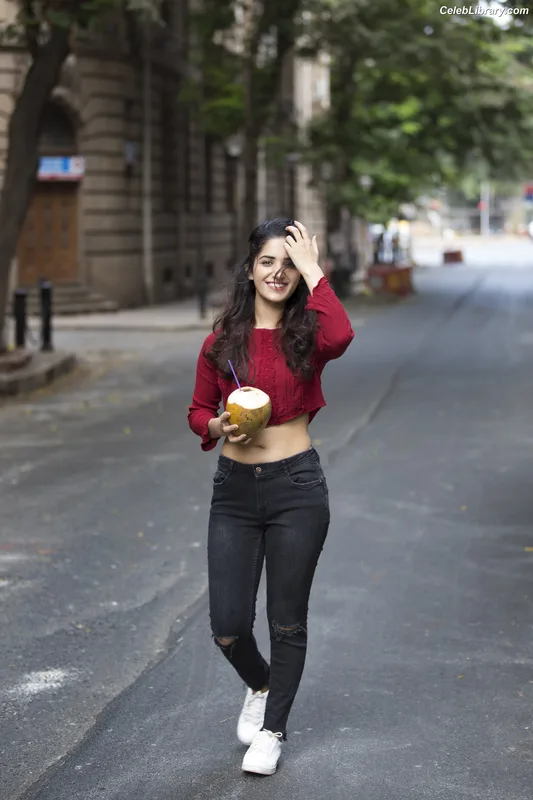 Ruhani Sharma photo 20 of 113