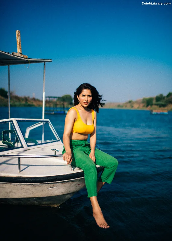 Ruhani Sharma photo 8 of 113