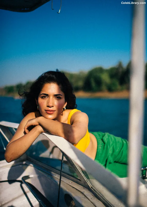 Ruhani Sharma photo 17 of 113