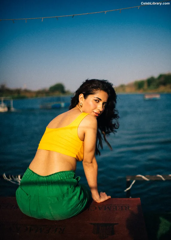Ruhani Sharma photo 19 of 113