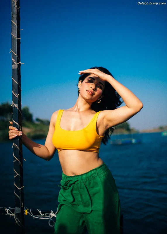 Ruhani Sharma photo 24 of 113