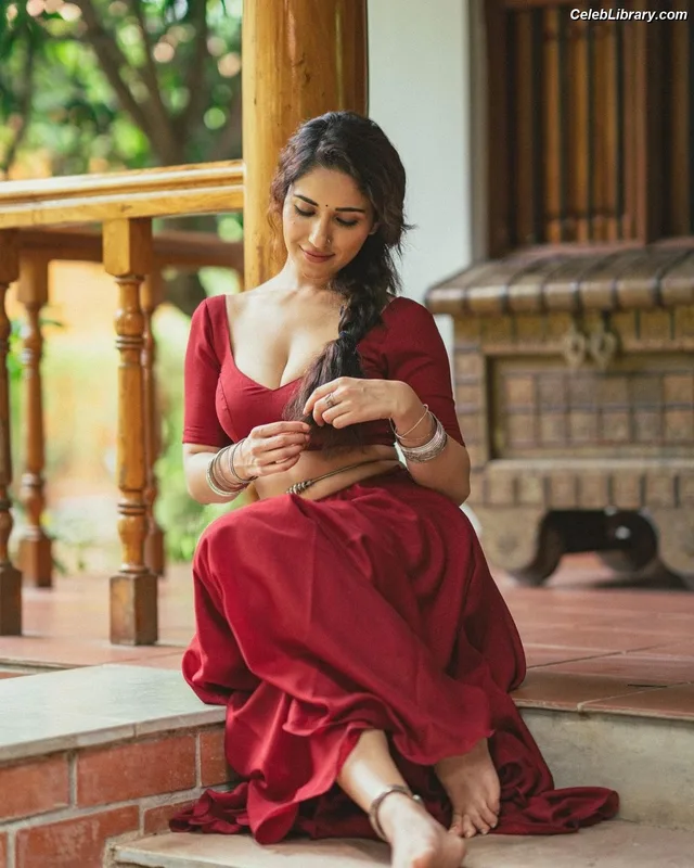 Ruhani Sharma photo 11 of 113
