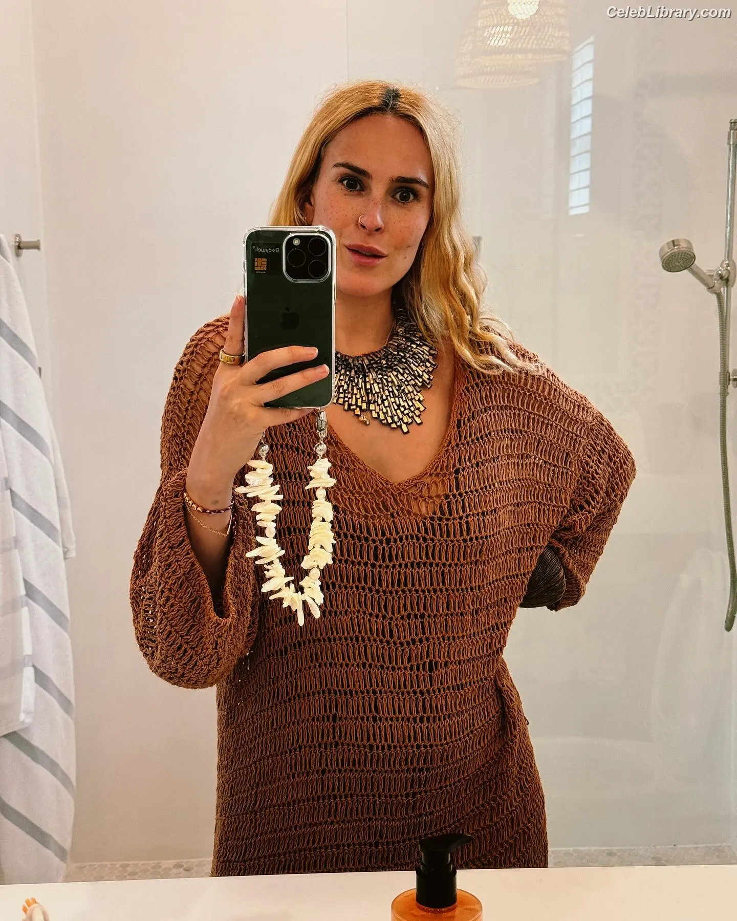 Rumer Willis photo 10 of 148