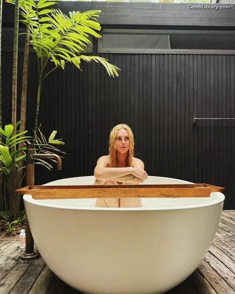 Rumer Willis photo 24 of 148