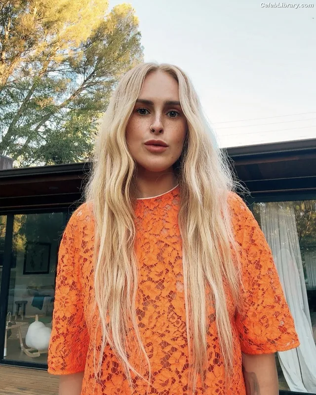 Rumer Willis photo 1 of 149