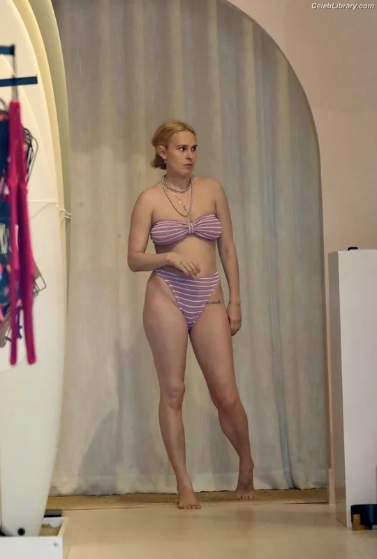 Rumer Willis photo 4 of 149