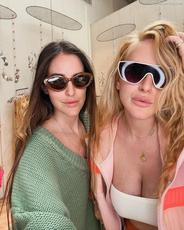 Rumer Willis photo 10 of 149