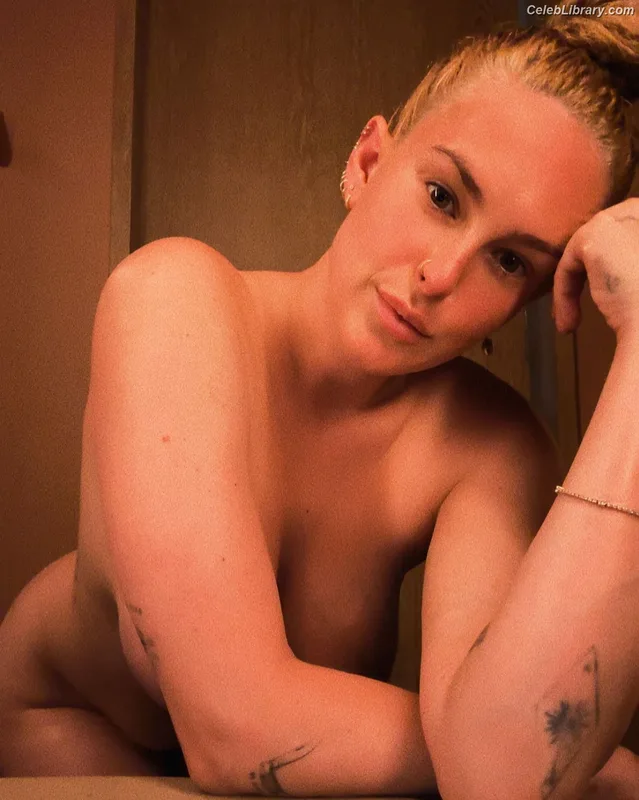 Rumer Willis photo 11 of 149