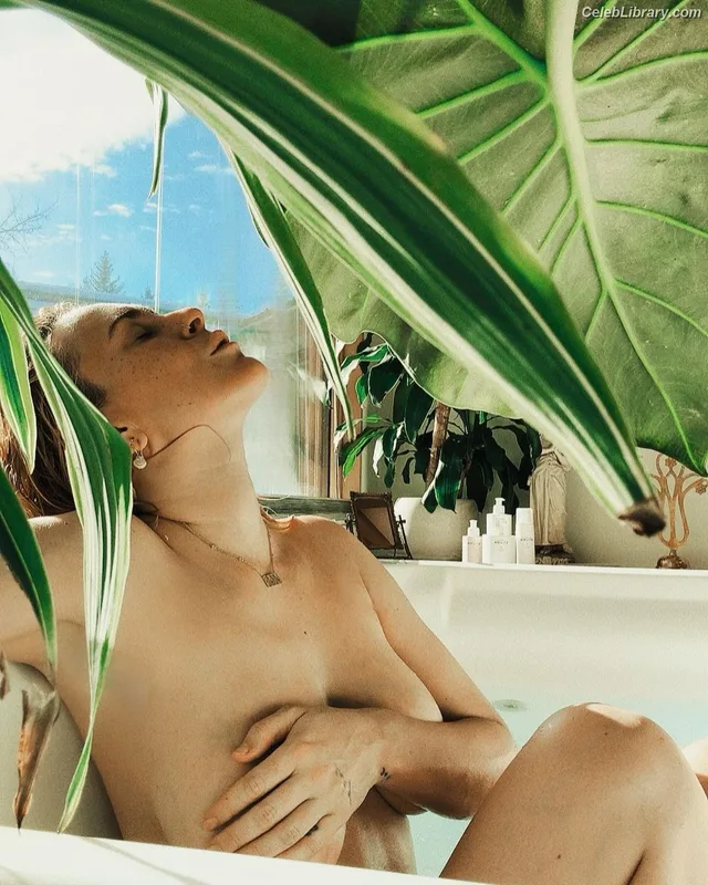 Rumer Willis photo 16 of 149