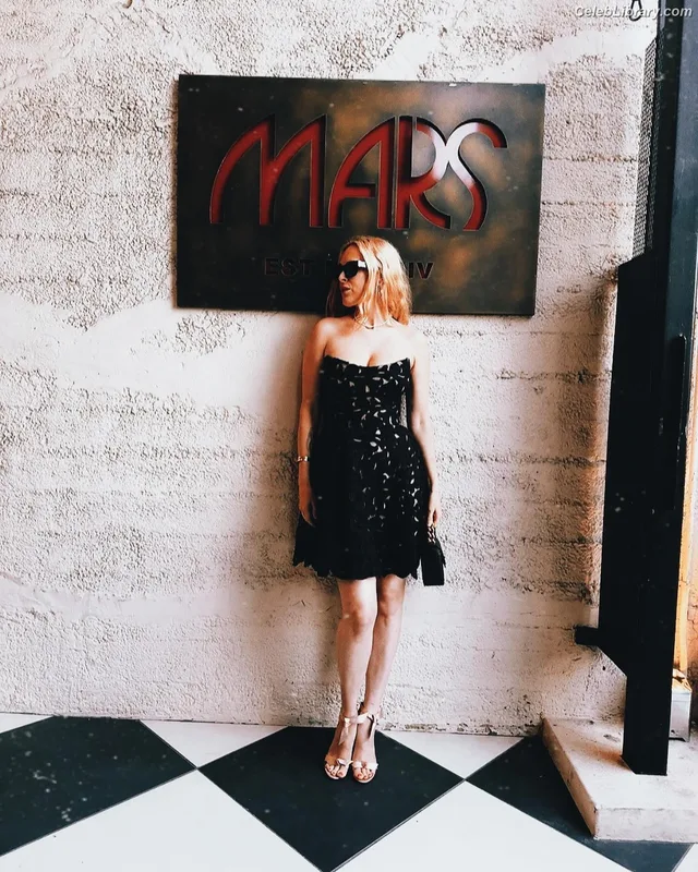 Rumer Willis photo 21 of 149