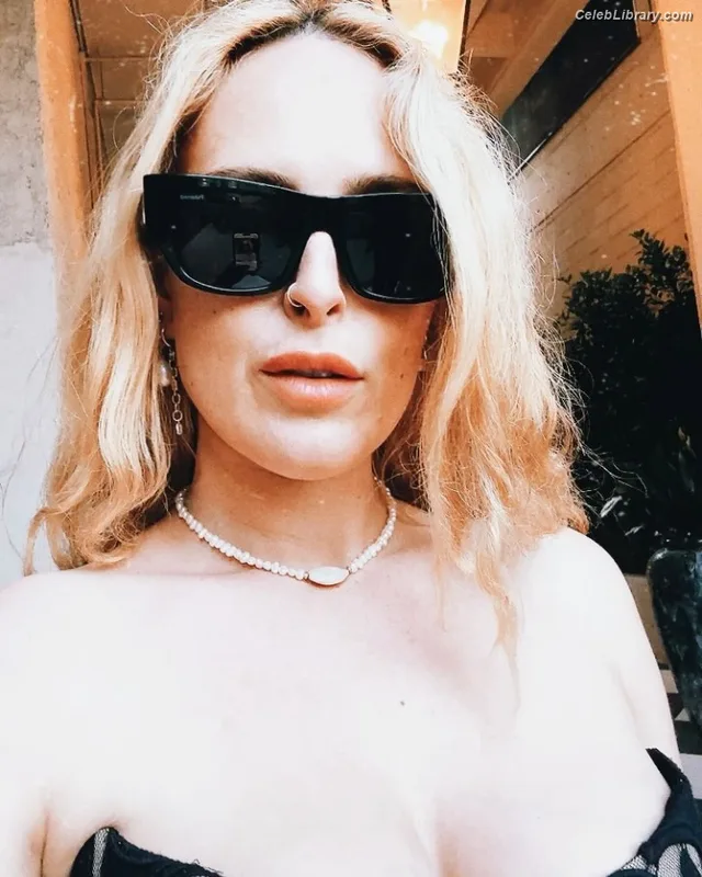 Rumer Willis photo 22 of 149