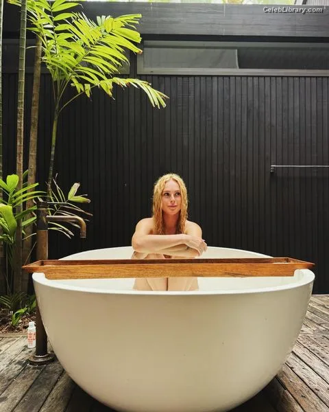 Rumer Willis photo 24 of 149