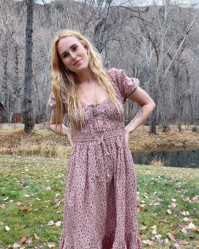 Rumer Willis photo 11 of 149