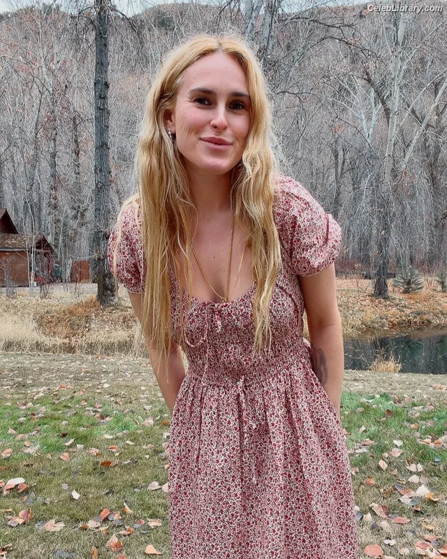 Rumer Willis photo 14 of 149