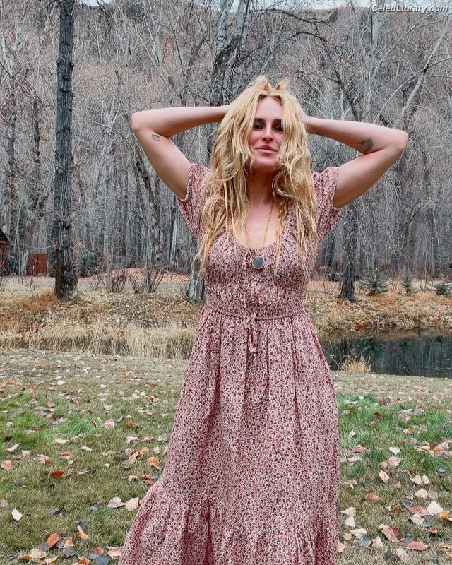 Rumer Willis photo 15 of 149