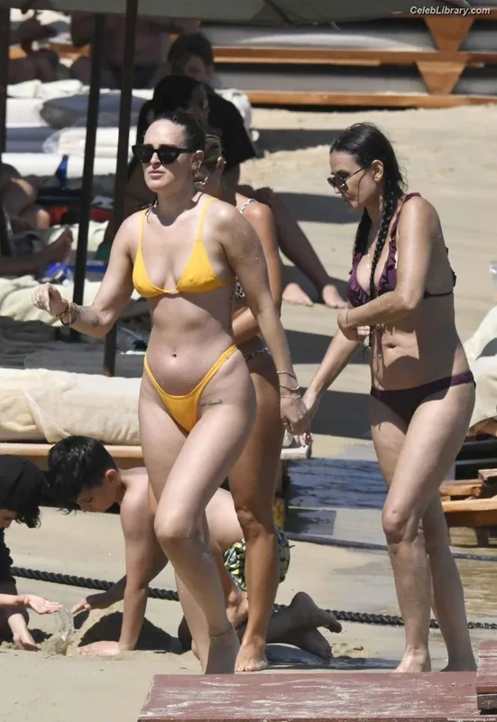 Rumer Willis photo 17 of 149