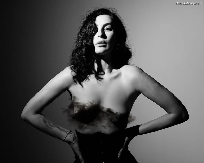Rumer Willis photo 24 of 149