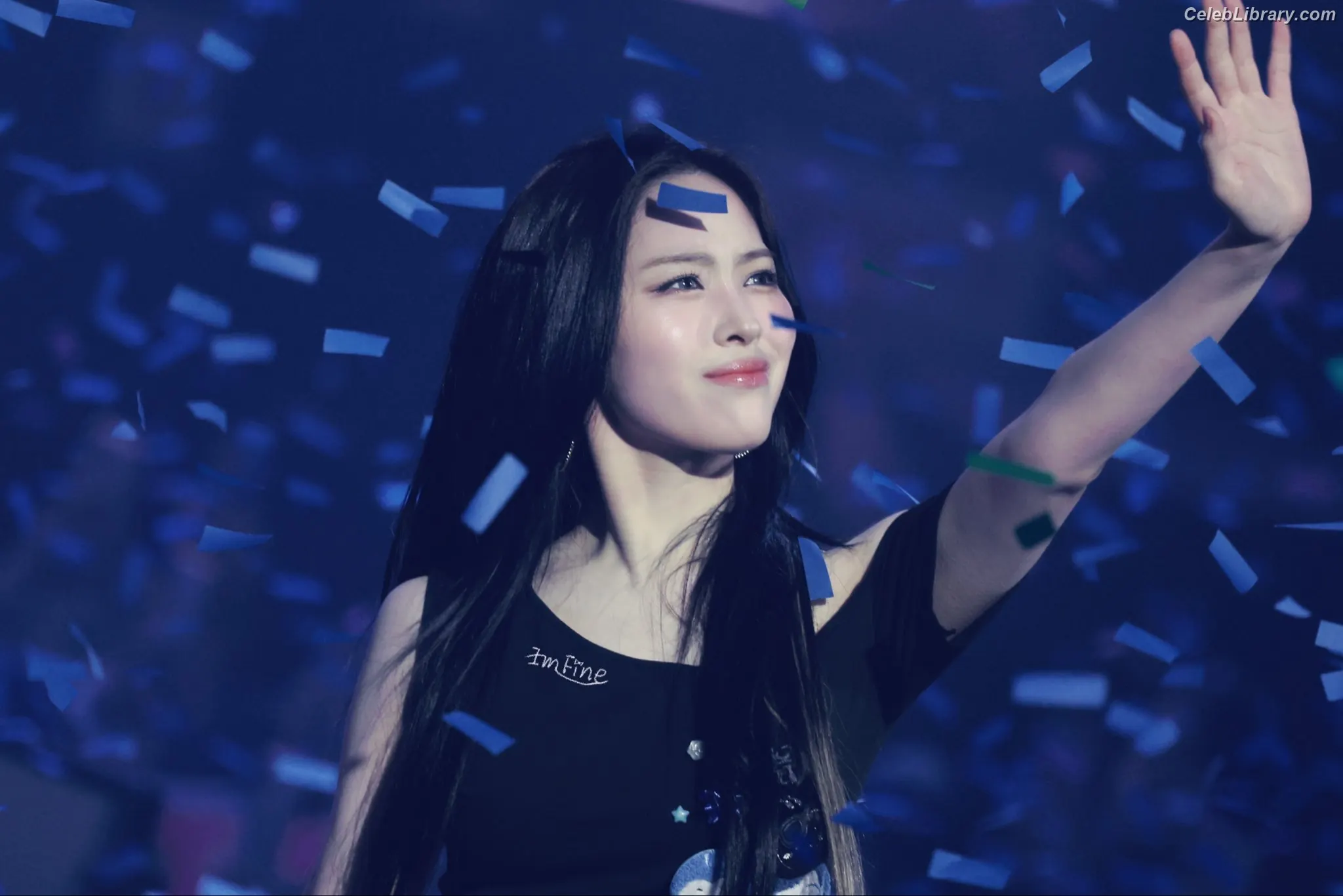 Ryujin (ITZY) photo 3 of 522