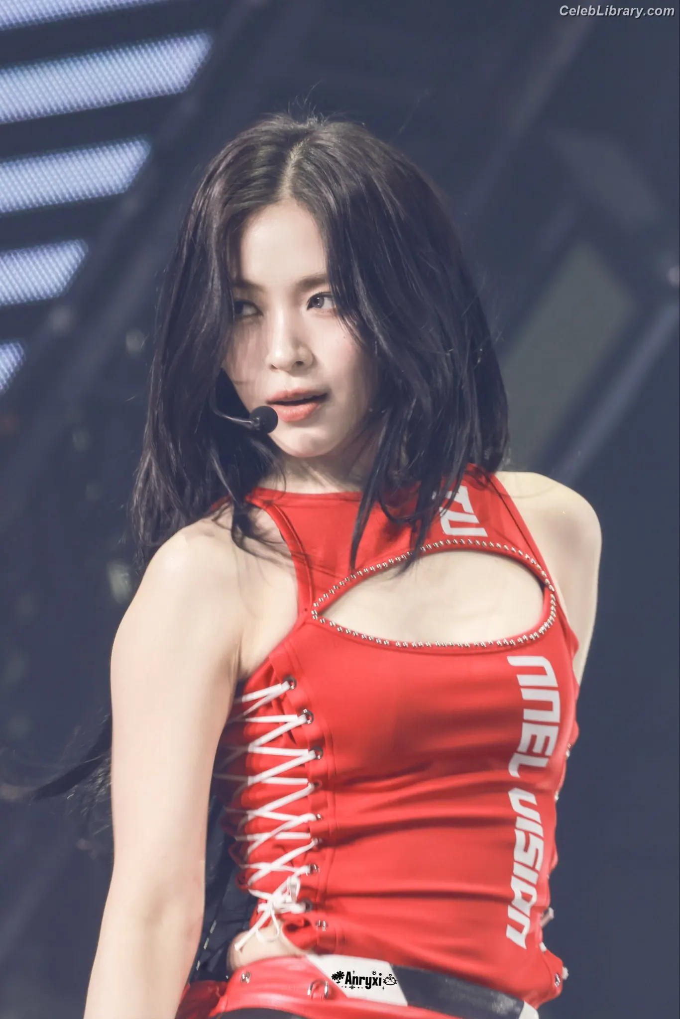 Ryujin (ITZY) photo 4 of 522