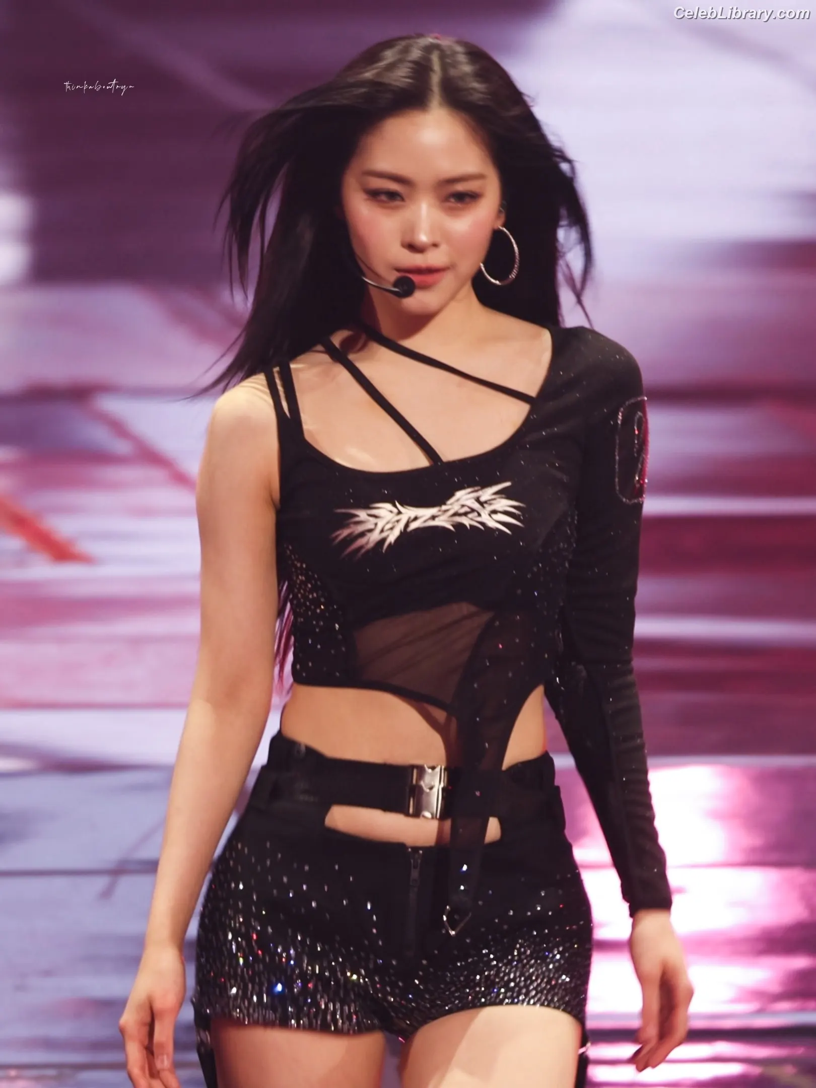 Ryujin (ITZY) photo 18 of 522