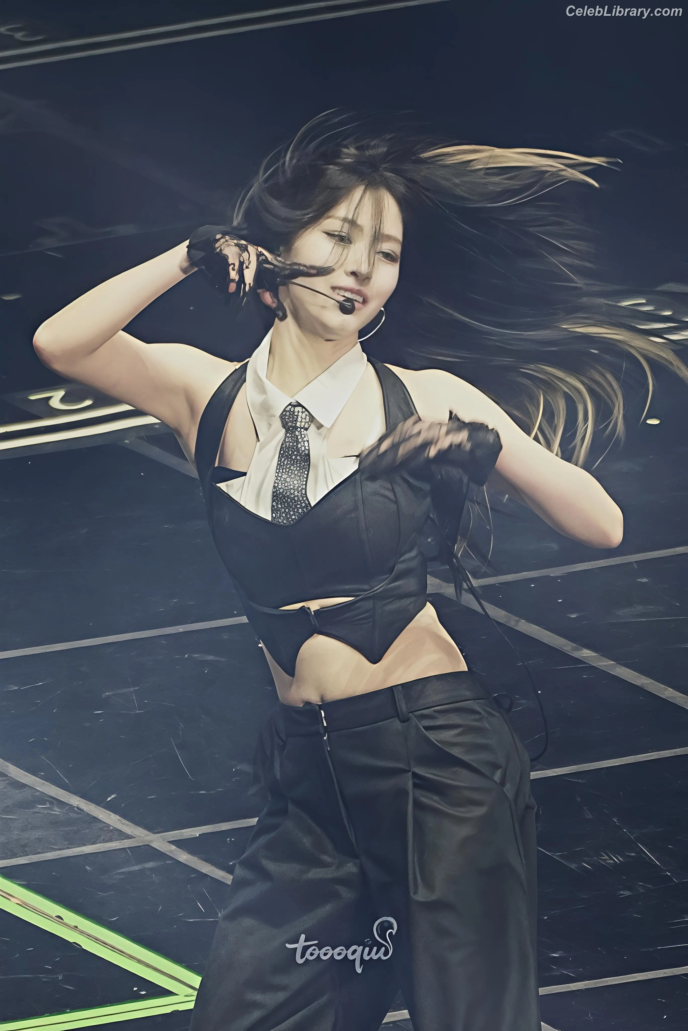 Ryujin (ITZY) photo 3 of 522