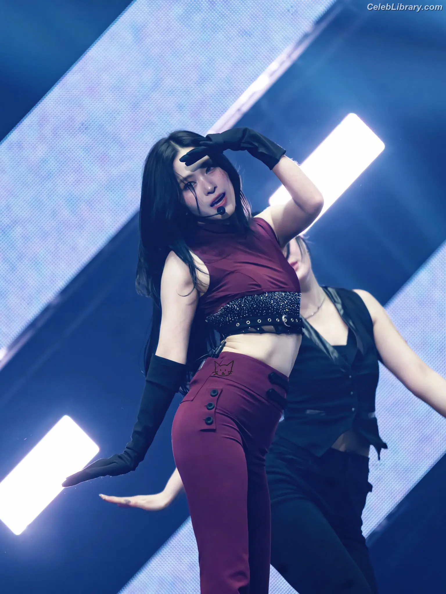 Ryujin (ITZY) photo 5 of 522