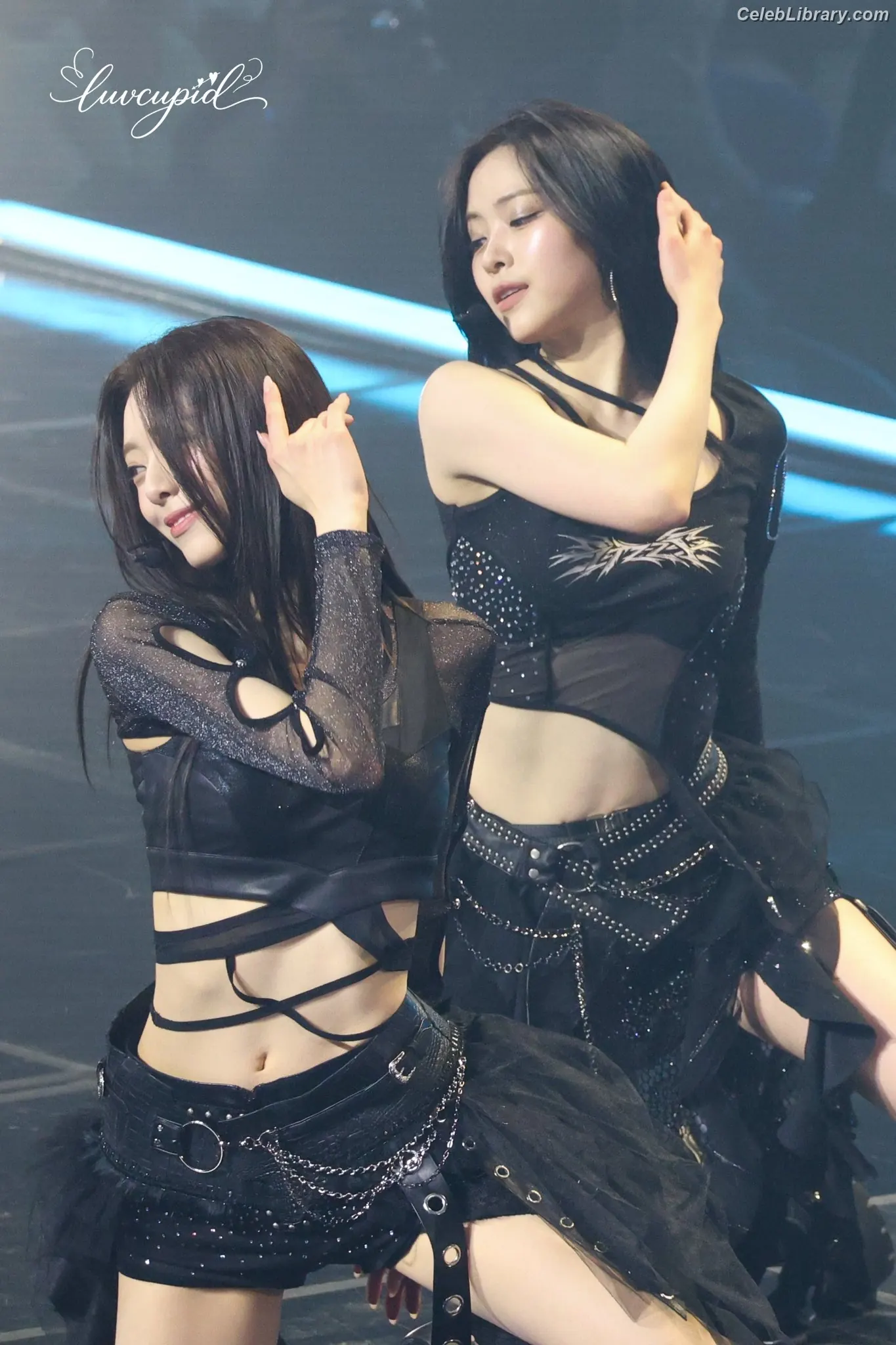 Ryujin (ITZY) photo 8 of 522