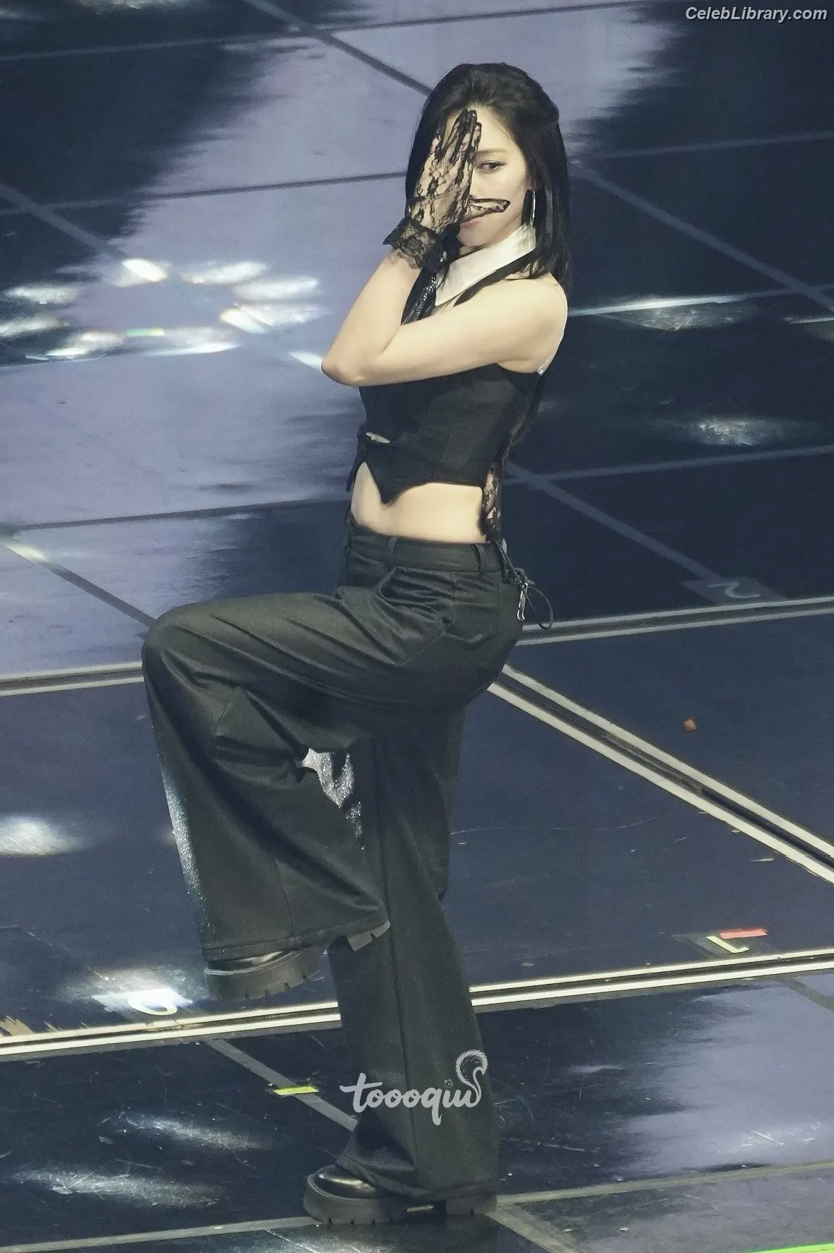 Ryujin (ITZY) photo 14 of 522