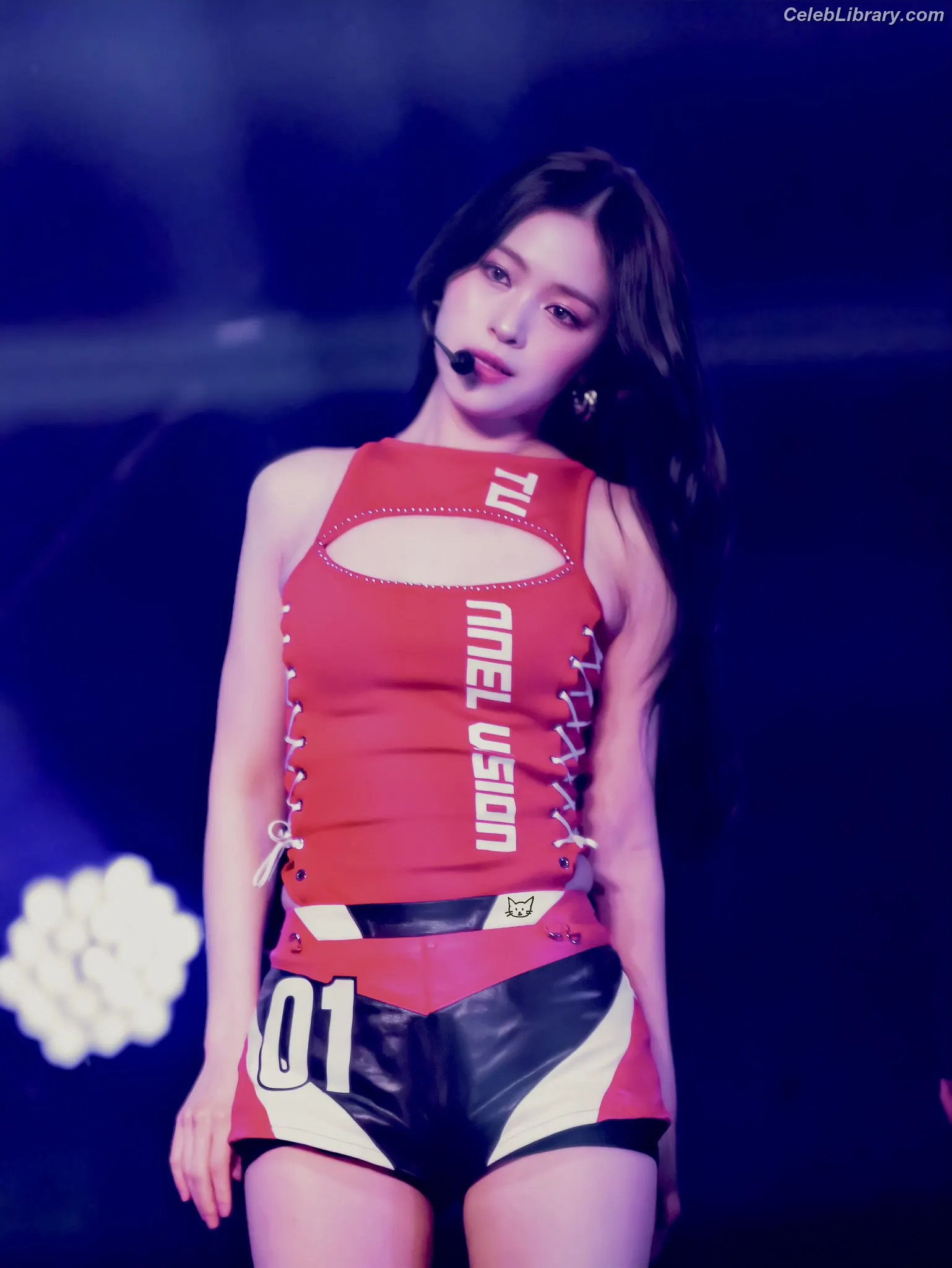 Ryujin (ITZY) photo 2 of 522