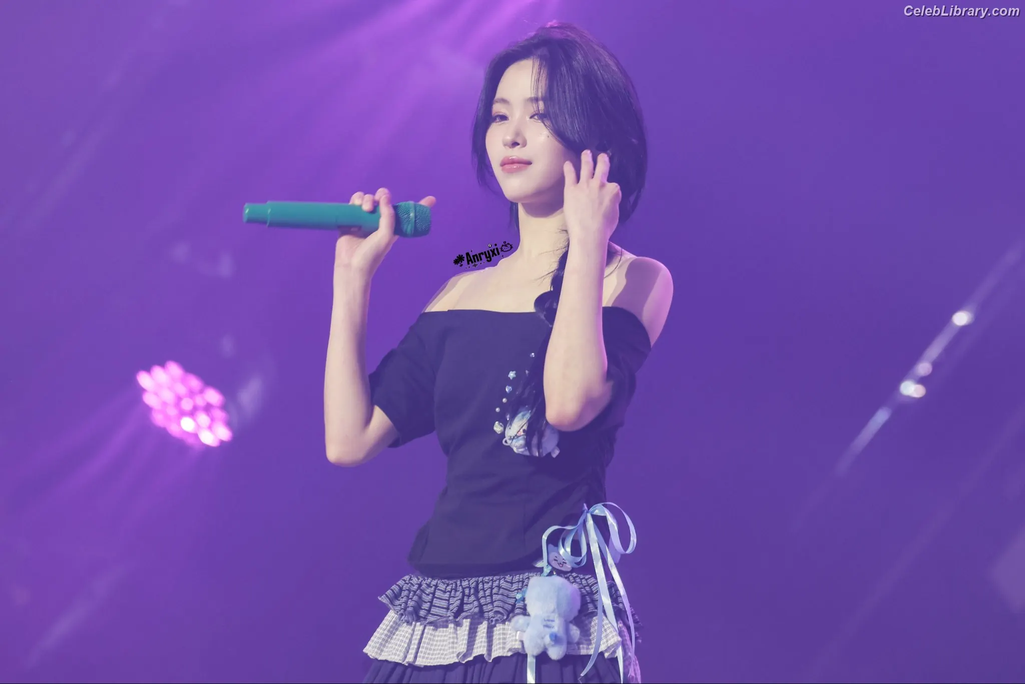 Ryujin (ITZY) photo 7 of 522