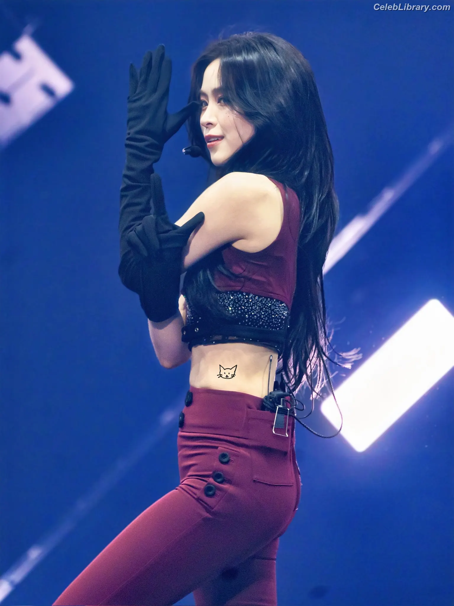 Ryujin (ITZY) photo 21 of 522