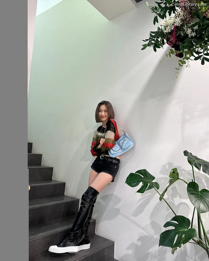 Ryujin (ITZY) photo 4 of 522