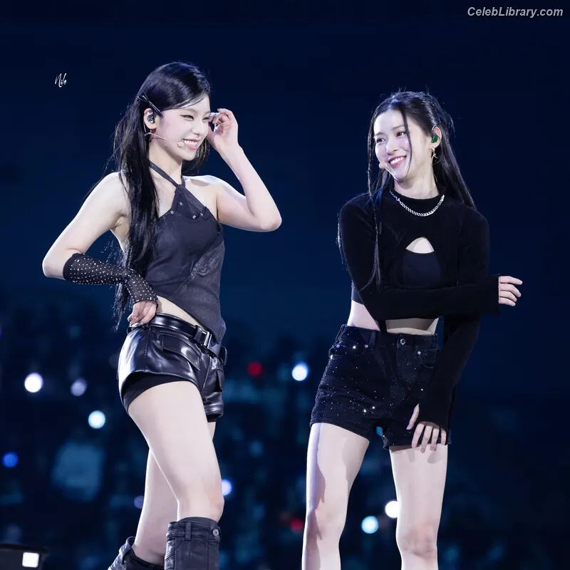 Ryujin (ITZY) photo 16 of 522