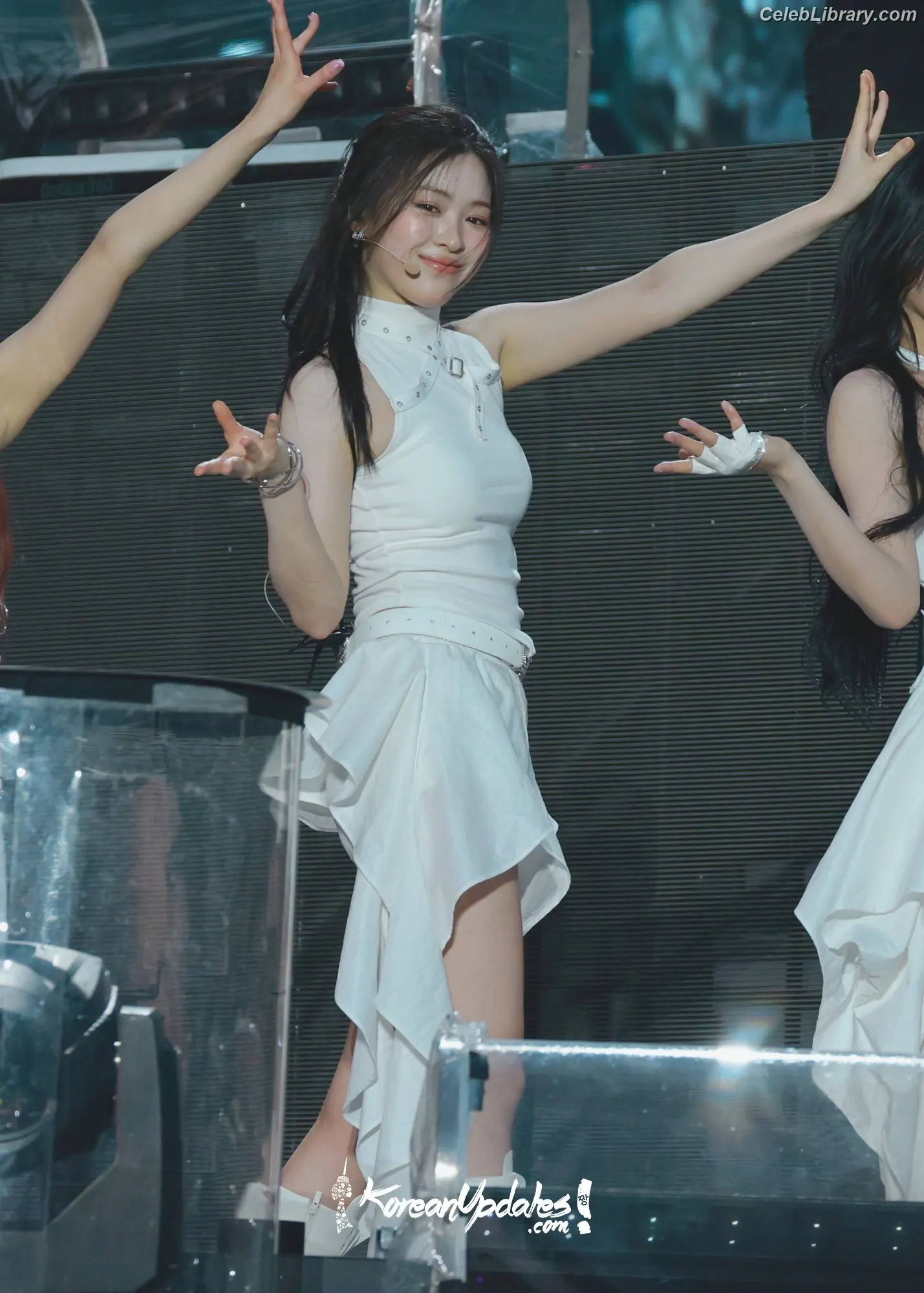 Ryujin (ITZY) photo 21 of 522