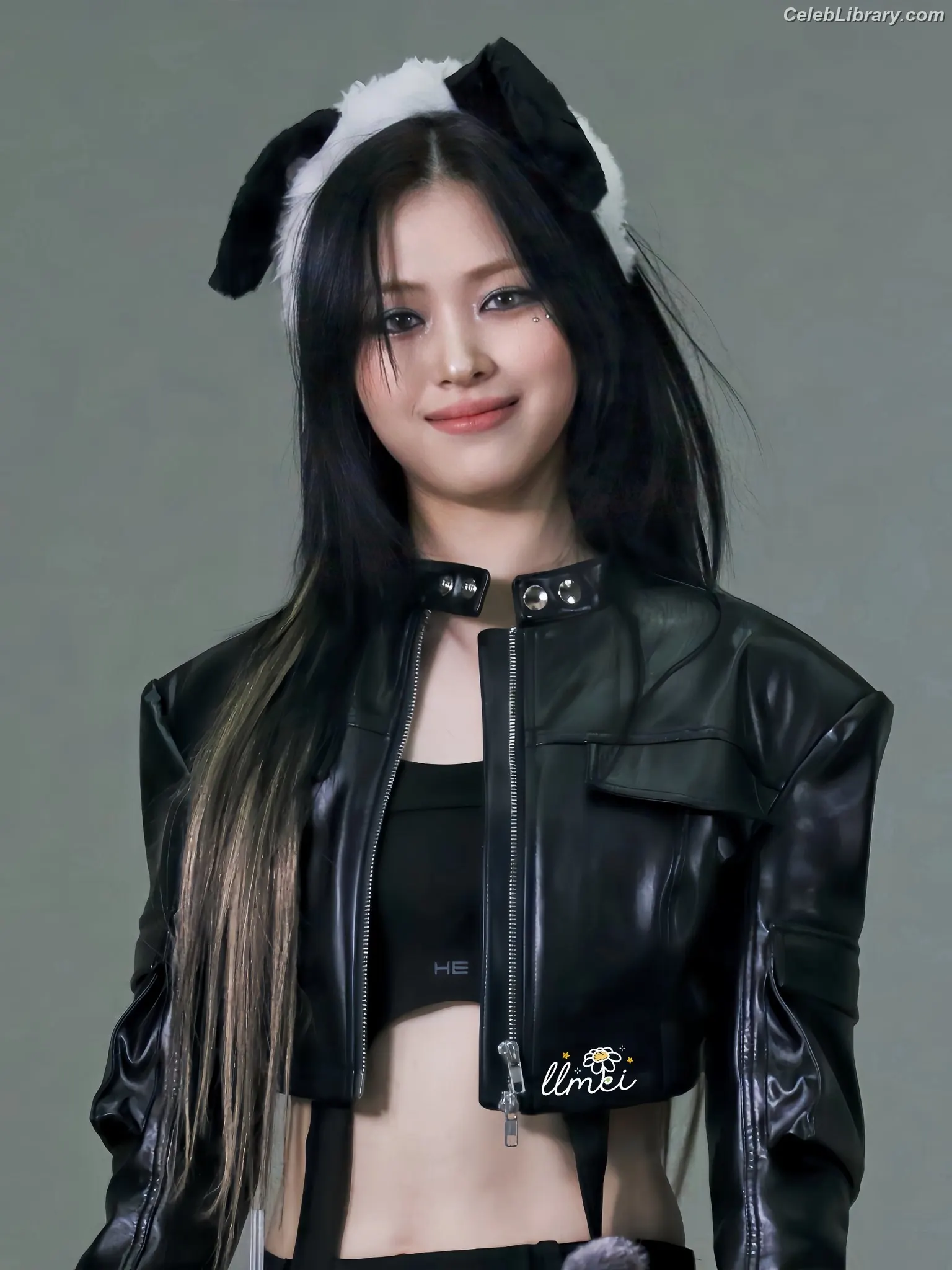 Ryujin (ITZY) photo 11 of 522