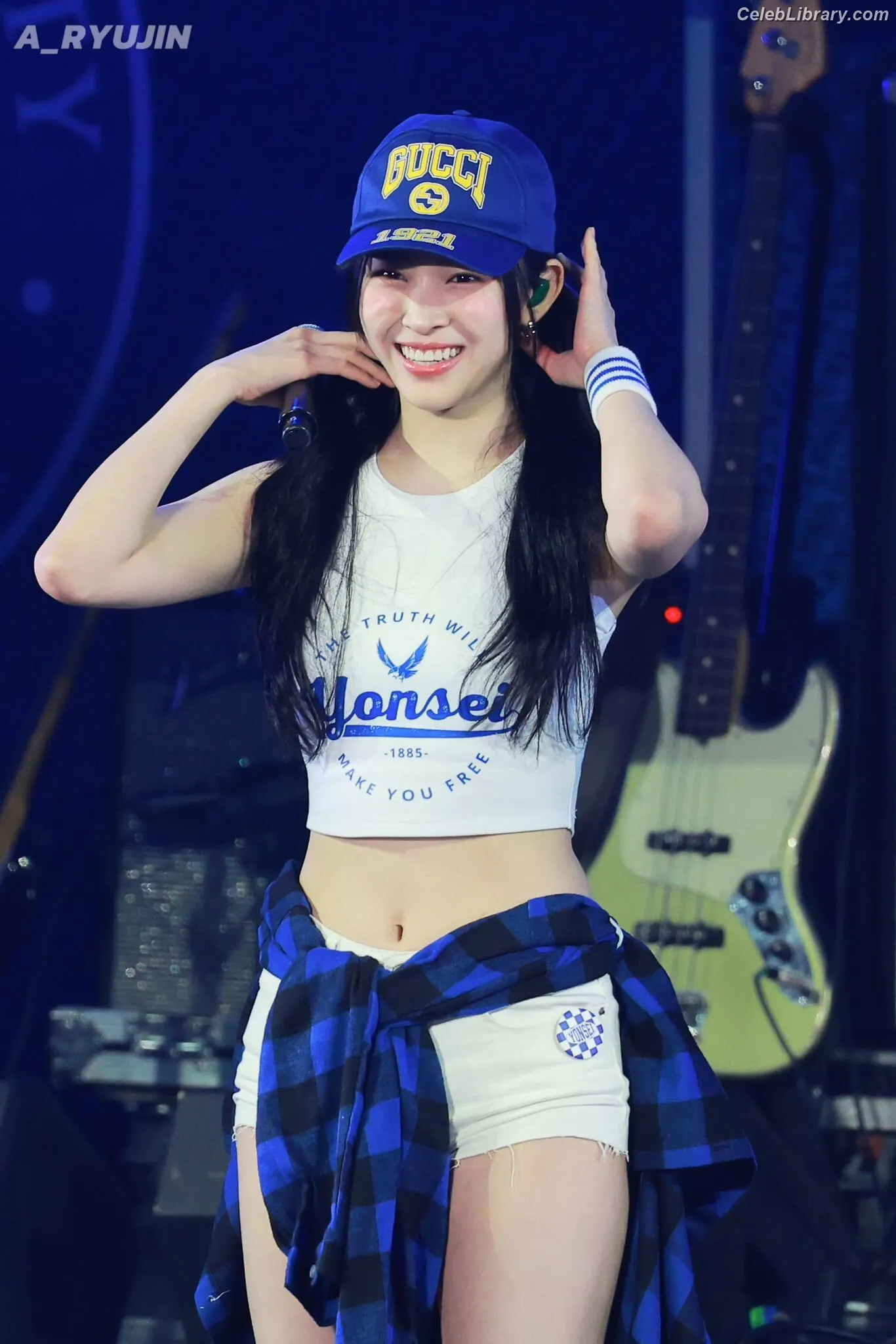 Ryujin (ITZY) photo 3 of 522