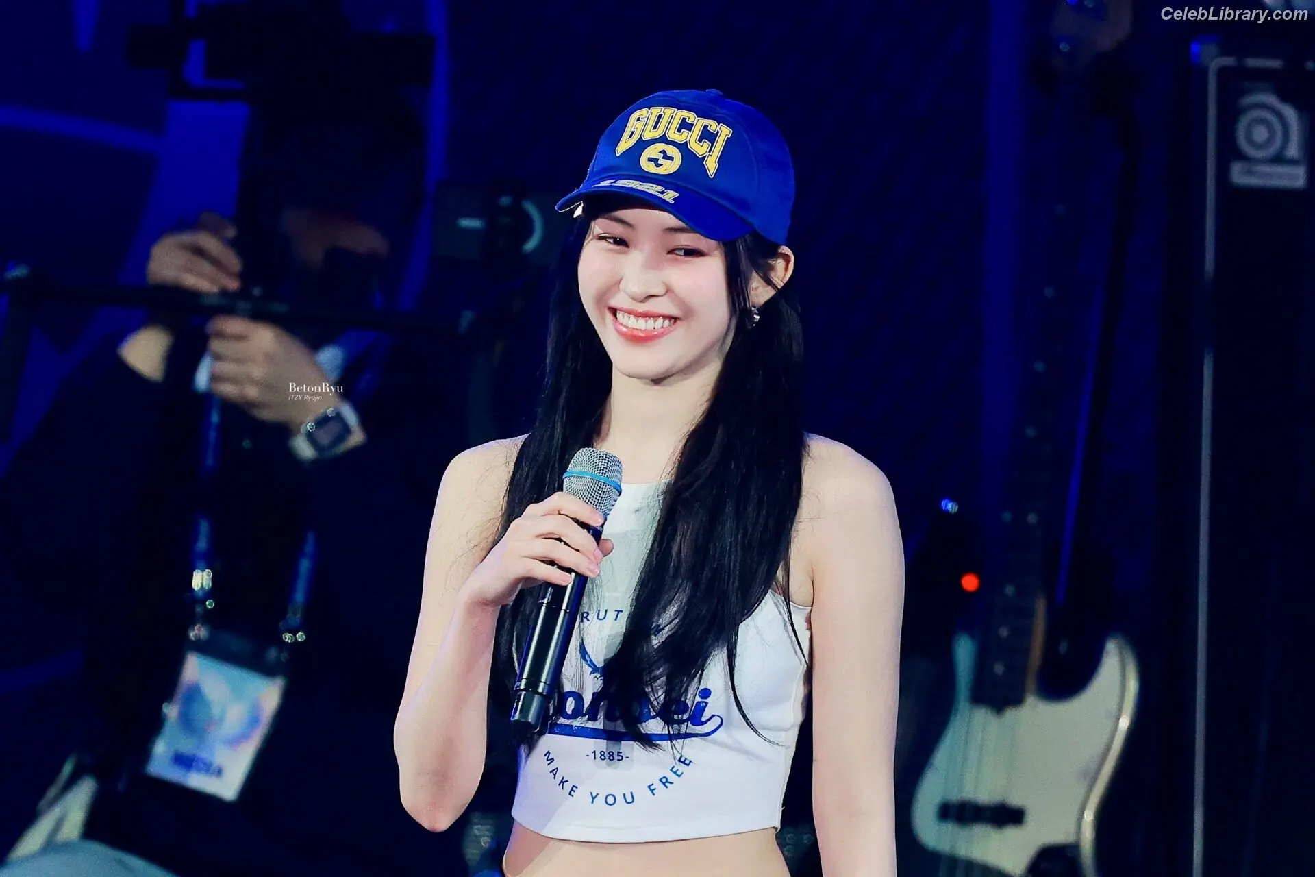 Ryujin (ITZY) photo 19 of 522